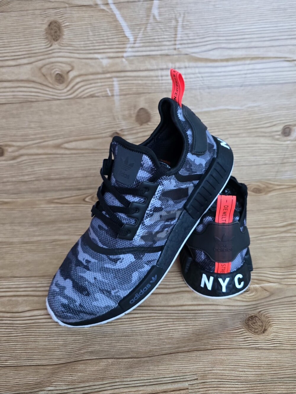 Adidas NMD_R1 'NYC' Camo